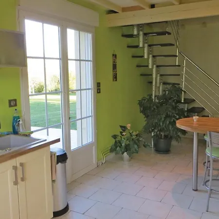 Lovely In Montreuil Bellay Монрёй-Беле